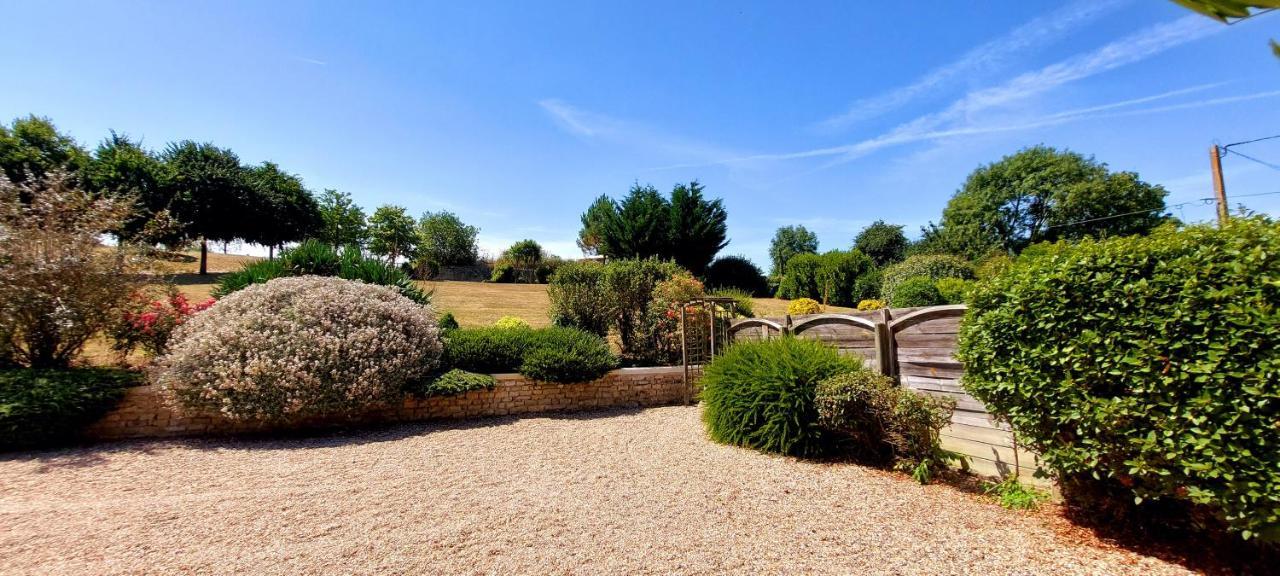 Le Domaine Des Roseraies Monfreville Exterior foto