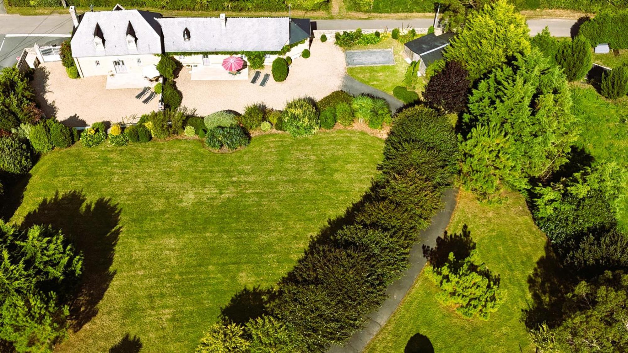 Le Domaine Des Roseraies Monfreville Exterior foto