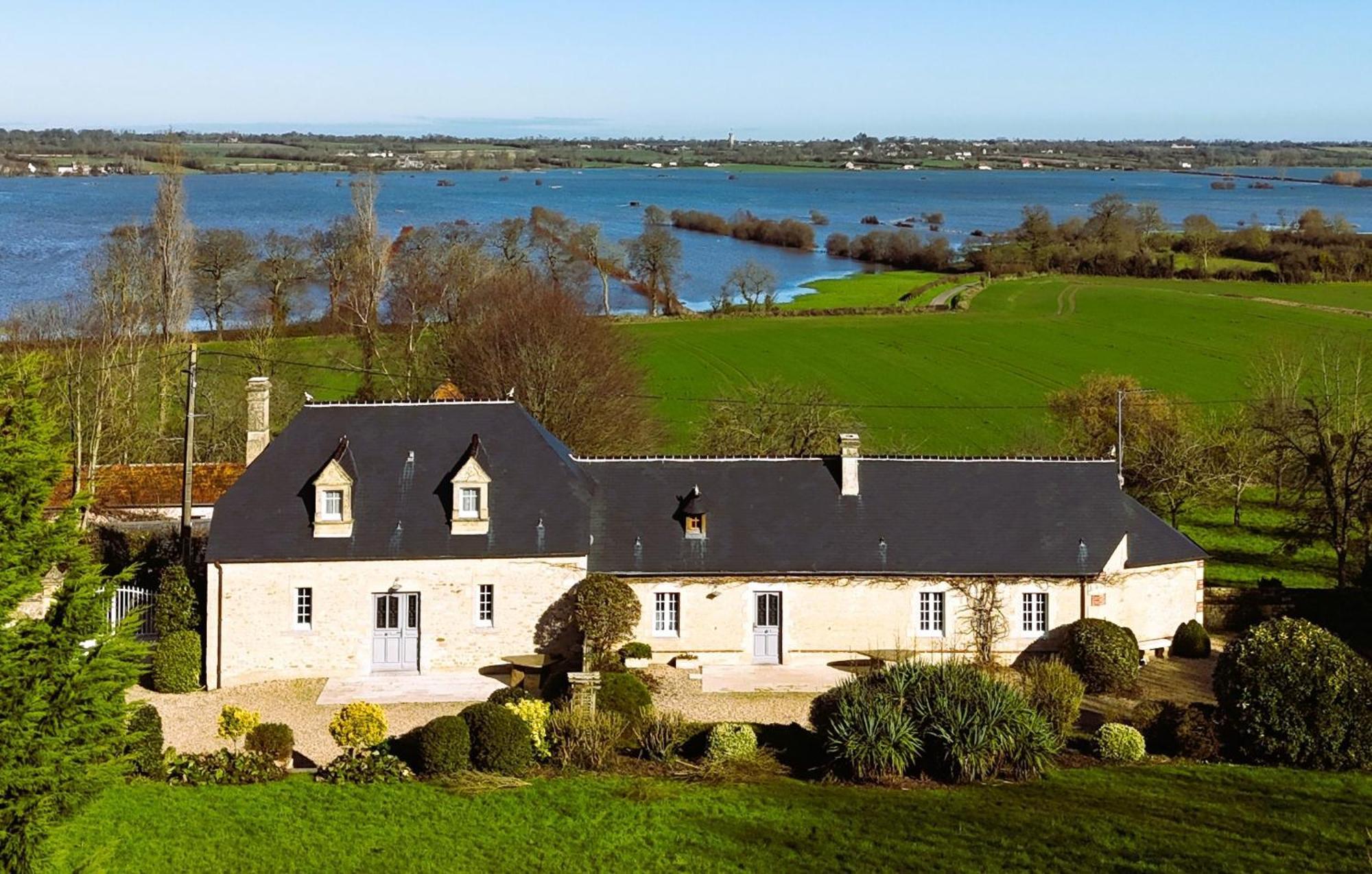 Le Domaine Des Roseraies Monfreville Exterior foto